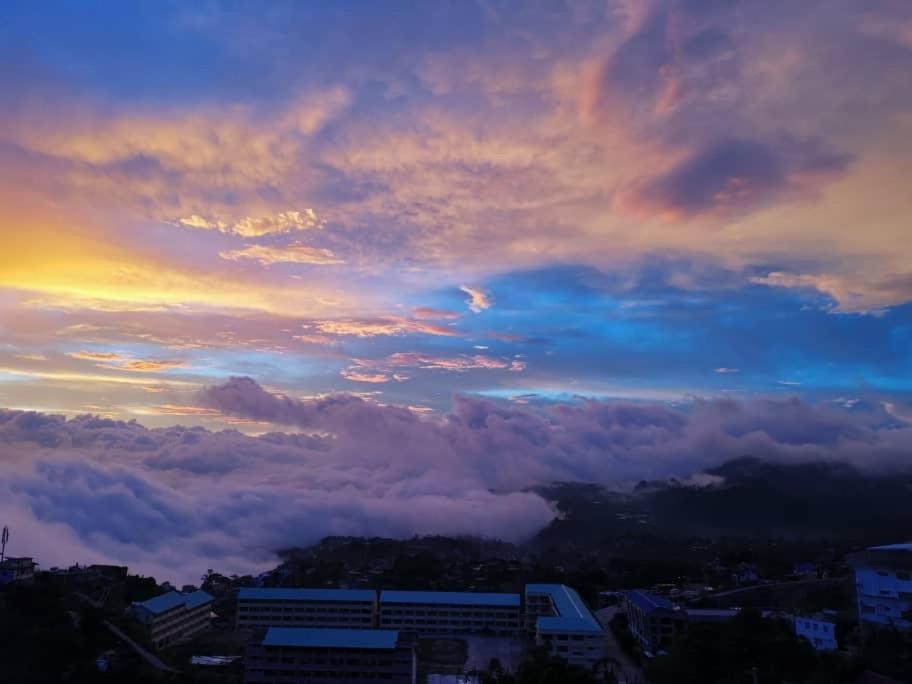Vacation House In Baguio With Amazing Sunset Views Baguio City Esterno foto