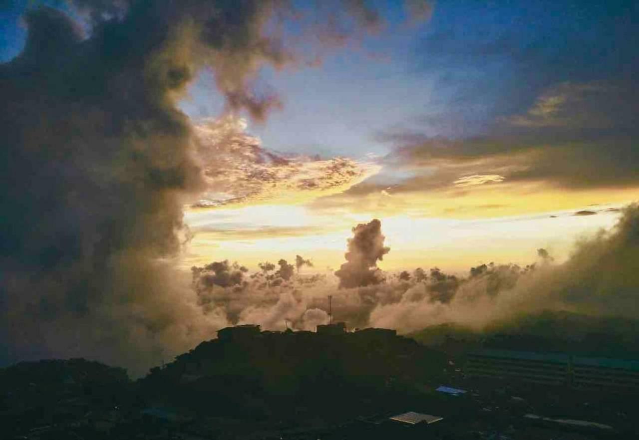 Vacation House In Baguio With Amazing Sunset Views Baguio City Esterno foto