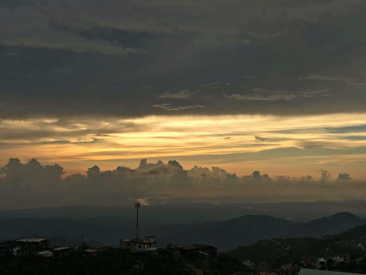 Vacation House In Baguio With Amazing Sunset Views Baguio City Esterno foto